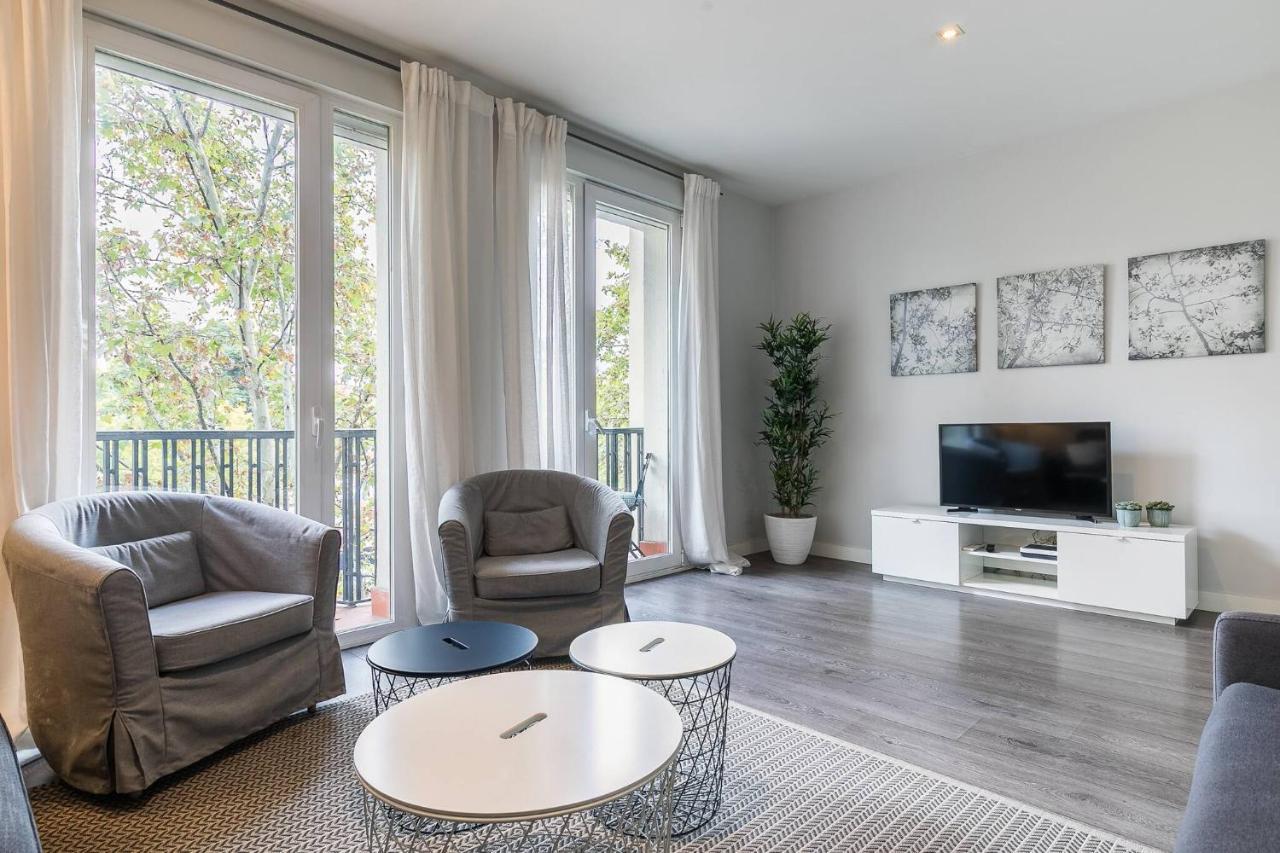 Castellana Suites Мадрид Екстериор снимка