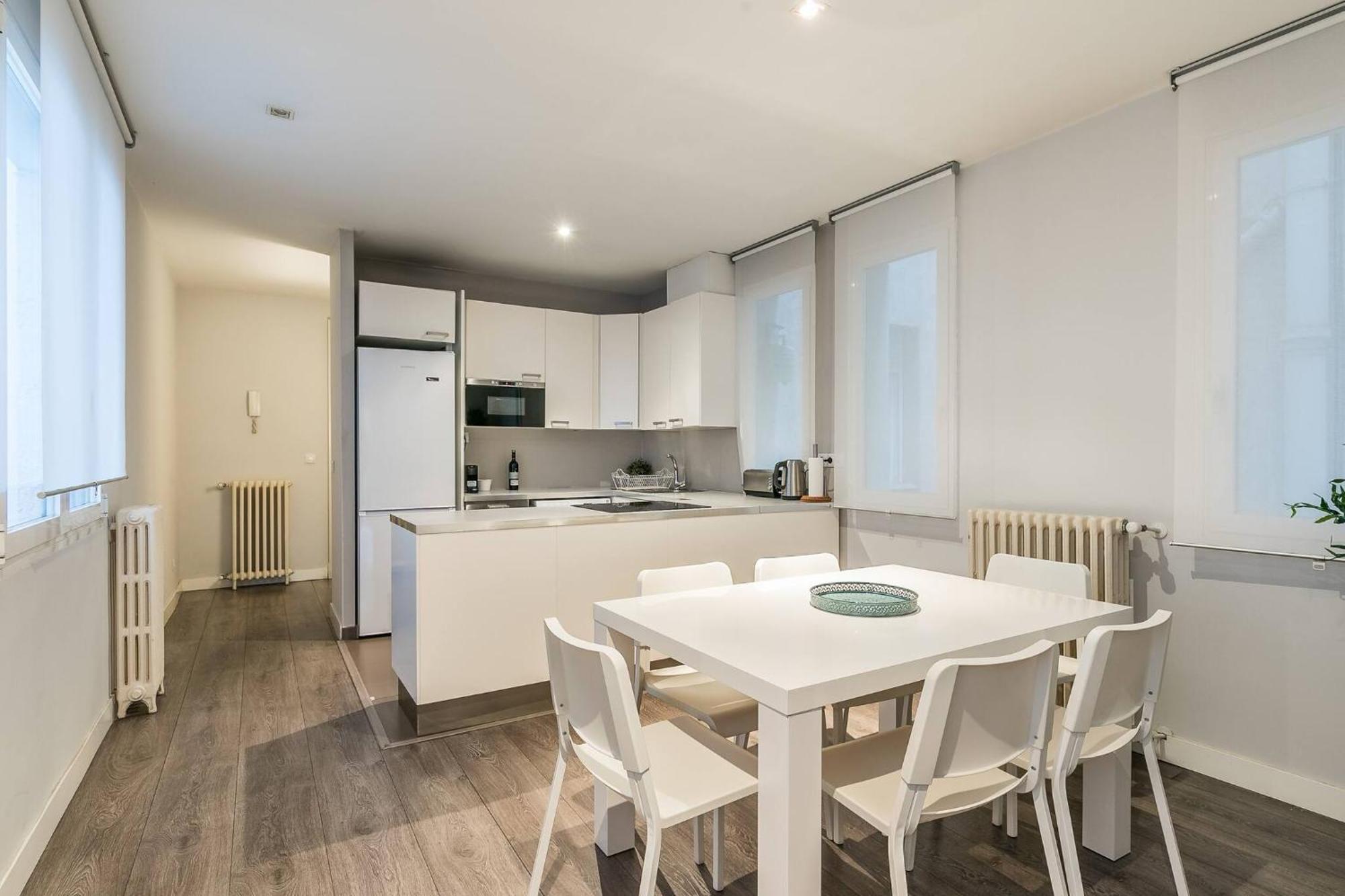 Castellana Suites Мадрид Екстериор снимка