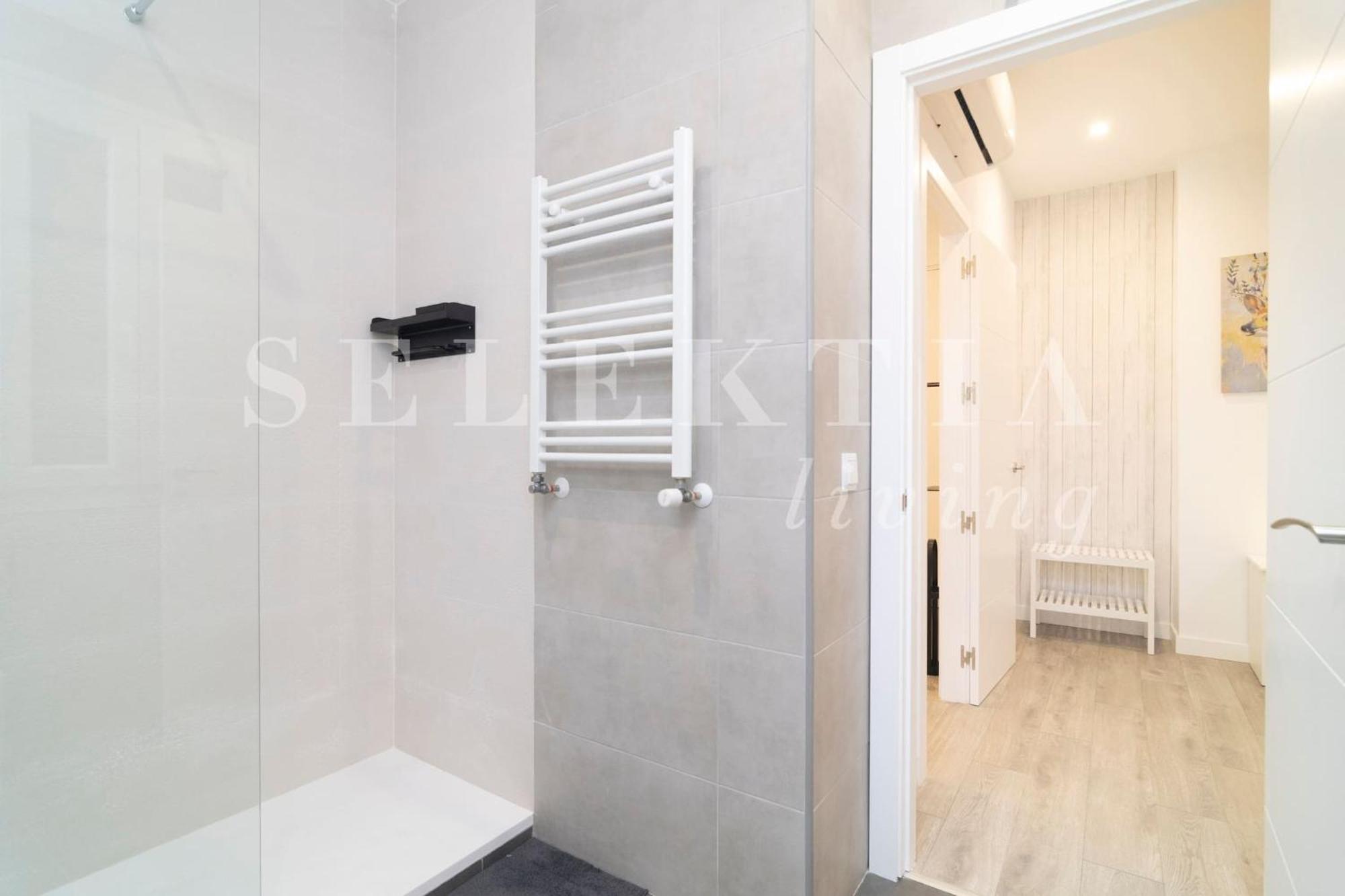 Castellana Suites Мадрид Екстериор снимка